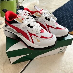 NWT Puma RS-Curve Art of Sport Sneakers